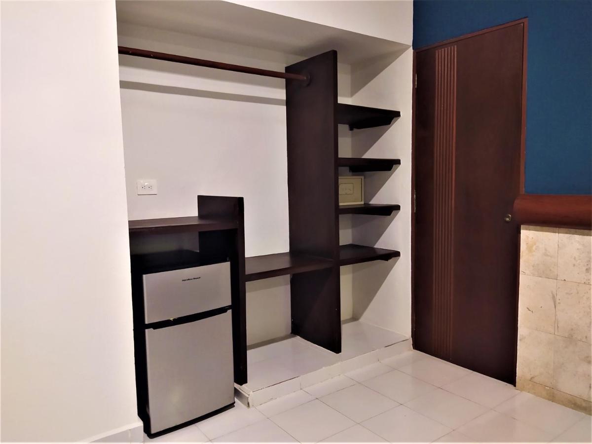 Hotel Mariachi By Kavia 5Th Av Плая дел Кармен Екстериор снимка