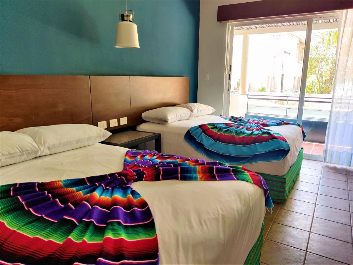 Hotel Mariachi By Kavia 5Th Av Плая дел Кармен Екстериор снимка
