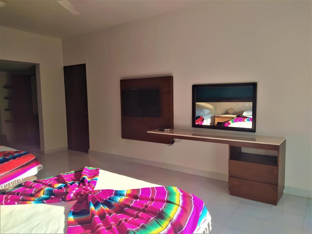 Hotel Mariachi By Kavia 5Th Av Плая дел Кармен Екстериор снимка