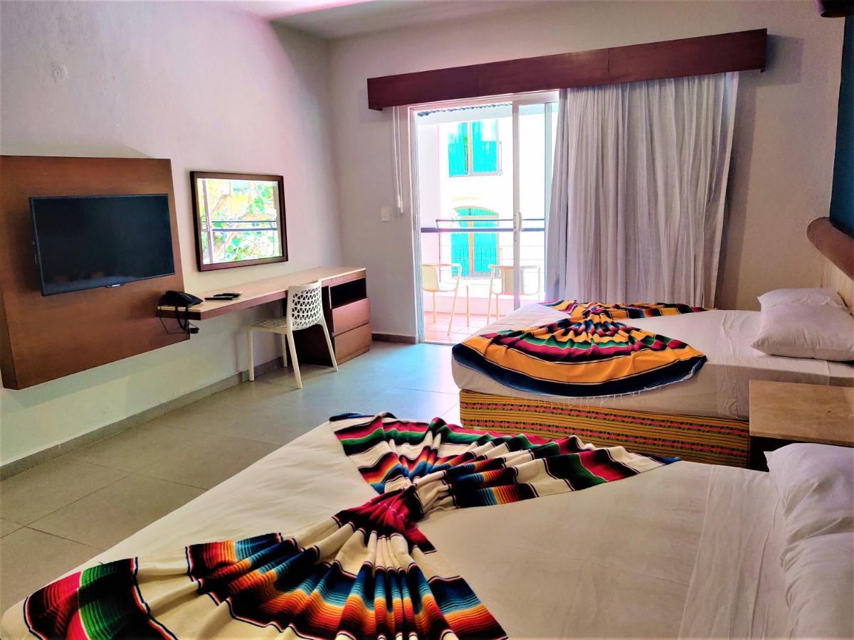 Hotel Mariachi By Kavia 5Th Av Плая дел Кармен Екстериор снимка