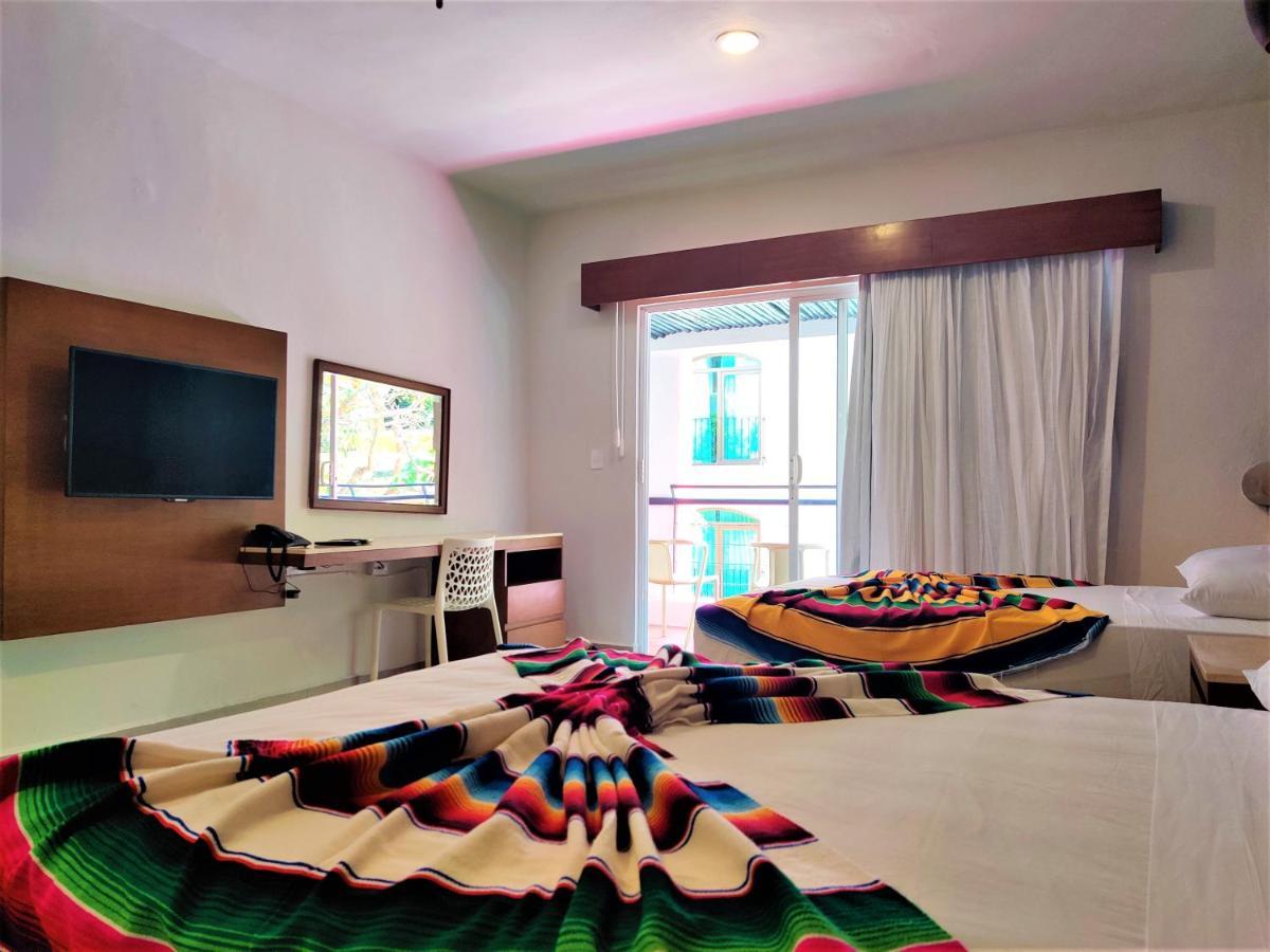 Hotel Mariachi By Kavia 5Th Av Плая дел Кармен Екстериор снимка