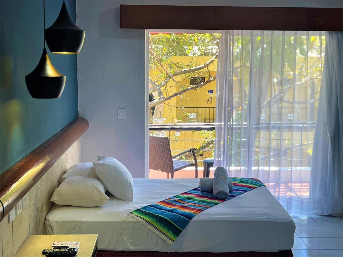 Hotel Mariachi By Kavia 5Th Av Плая дел Кармен Екстериор снимка