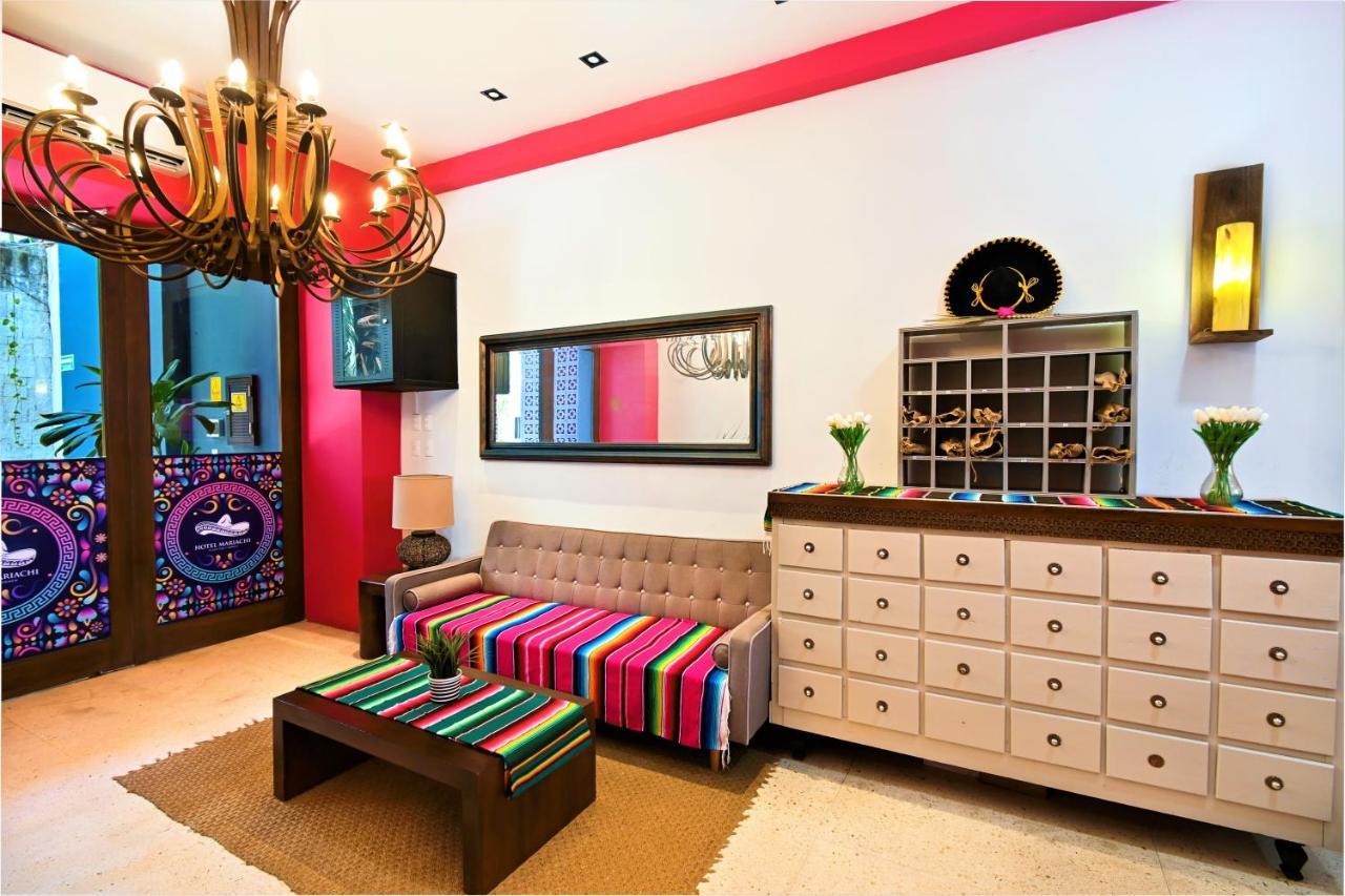 Hotel Mariachi By Kavia 5Th Av Плая дел Кармен Екстериор снимка