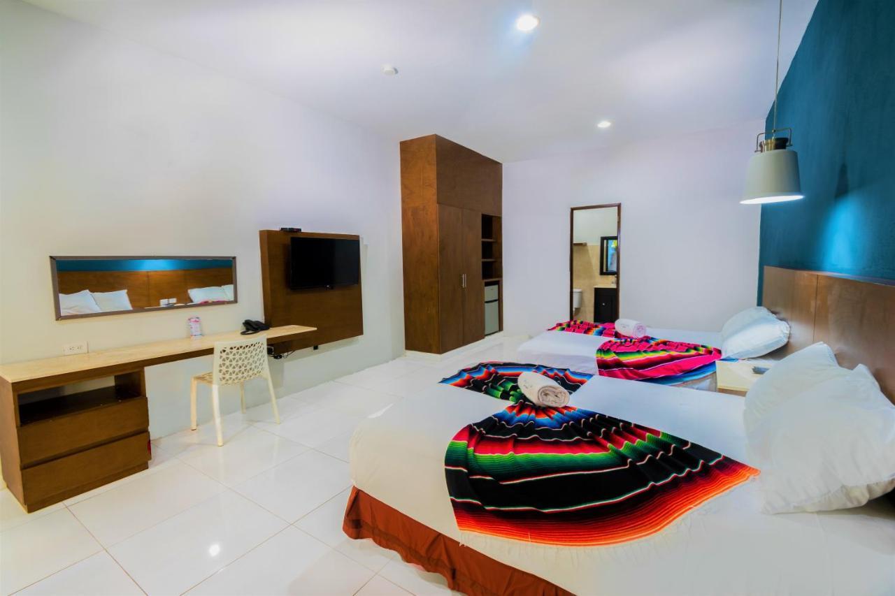 Hotel Mariachi By Kavia 5Th Av Плая дел Кармен Екстериор снимка